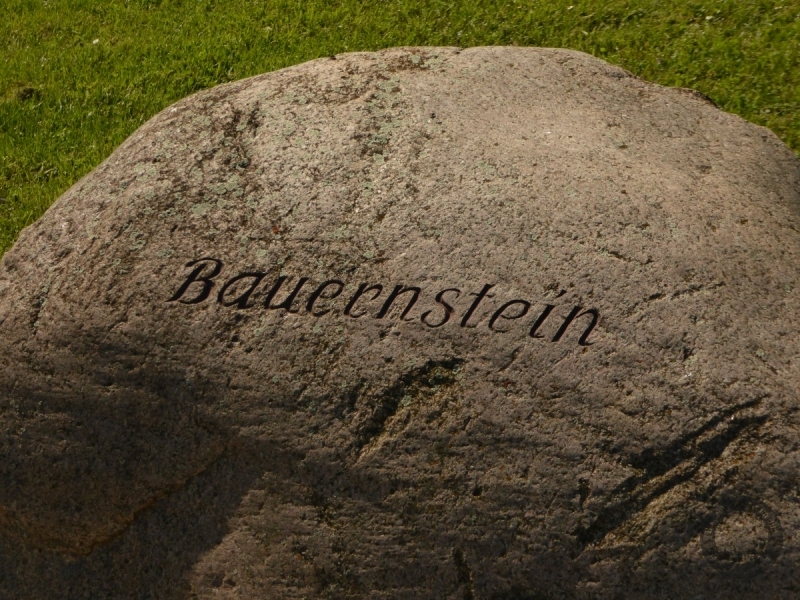 Bauernstein auf der Posendorfer Spitze in Reichardtswerben (Stadt Weißenfels) im Burgenlandkreis