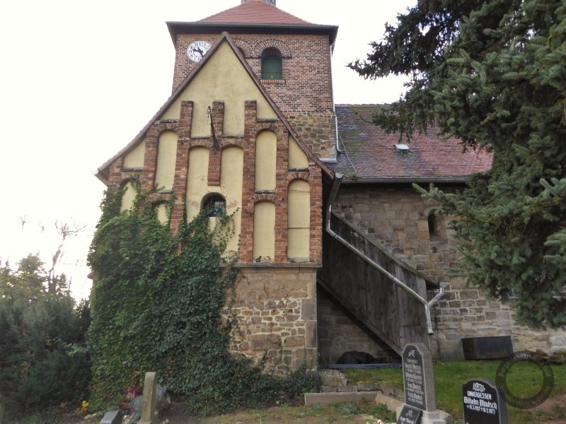 Kirche St. Georg in Untergreißlau (Langendorf) in Weißenfels im Burgenlandkreis