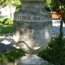 Denkmal für Karl Heinrich Heydenreich in Burgwerben bei Weißenfels im Burgenlandkreis