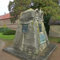 Kriegerdenkmal (Deutsche Einigungskriege) in Kriechau (Stadt Weißenfels) im Burgenlandkreis