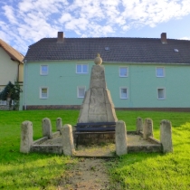 Kriegerdenkmal (Erster Weltkrieg) in Pettstädt (Stadt Weißenfels) im Burgenlandkreis